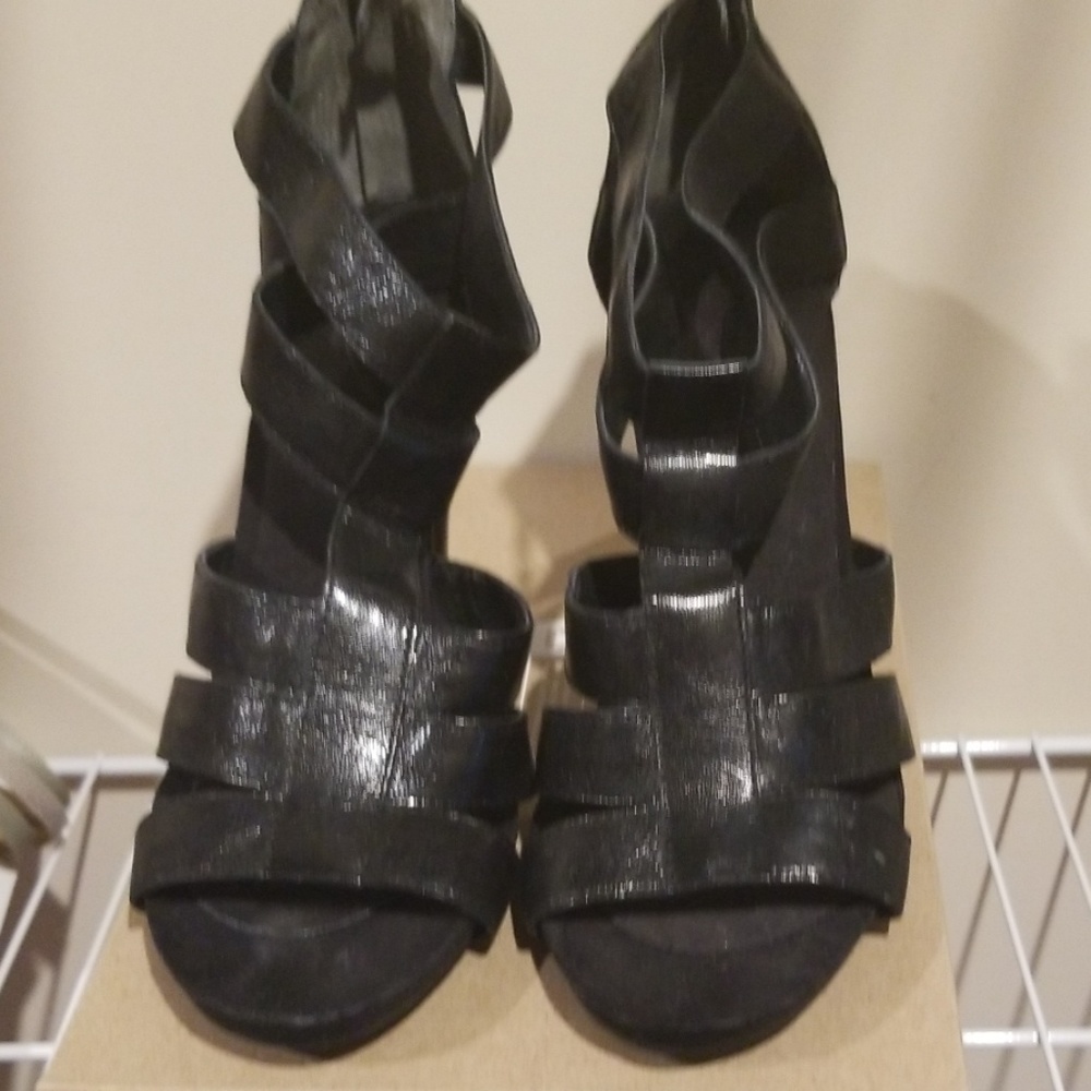 Black dressy shoe